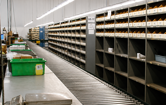 Shelves and takeaway conveyor