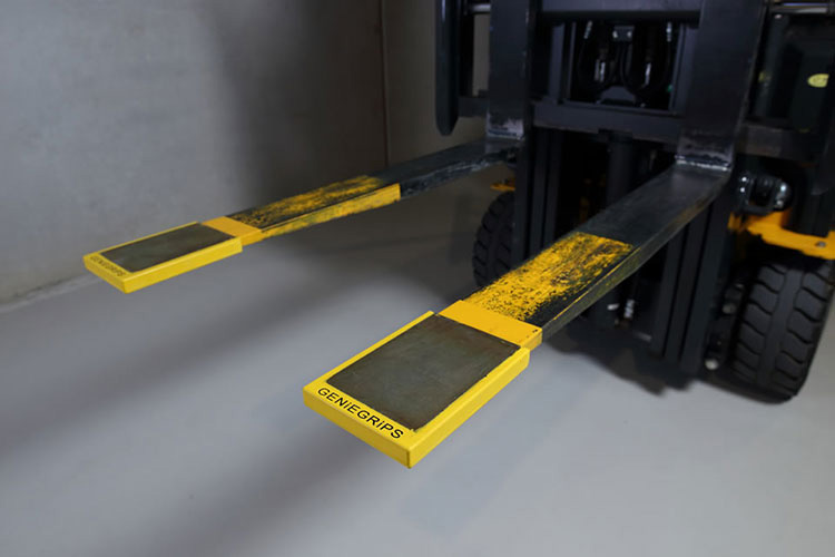 CiscoEagle Catalog Rubber Forklift Tine Caps for 5"W Tines