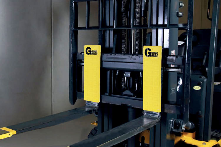 CiscoEagle Catalog Rubber Forklift Tine Back Bumpers 4"W x 173/4"L