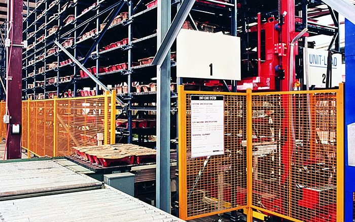 Unit load AS/RS system with infeed conveyor line